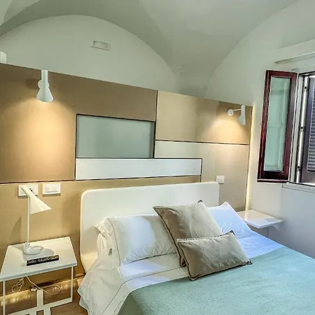 Santacroce Luxury
