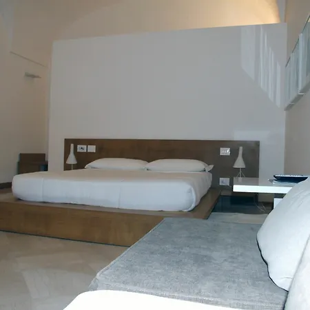 Santacroce Luxury Лечче